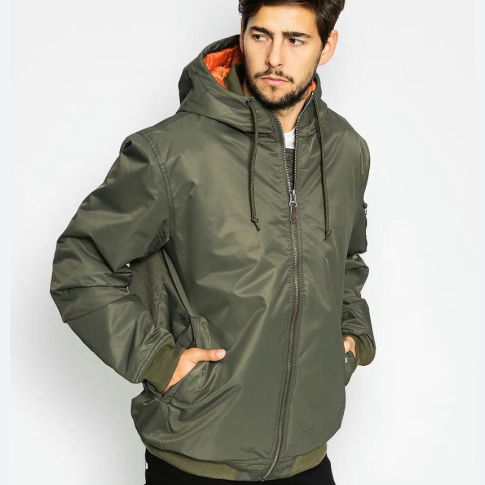 Vans Men’s S Kilroy Mountain Edition MTE Bomber Jacket in grape leaf
